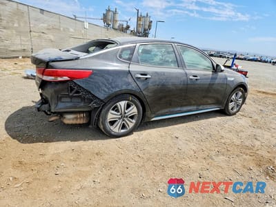 Trzecie zdjęcie samochodu z tyłu: 2017 KIA OPTIMA PLUG-IN HYBRID EX VIN:KNAGV4LD6H5014678 - miniatura