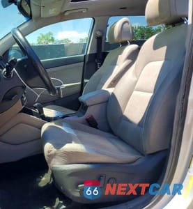 Zdjęcie 7 z 13 samochodu: 2018 HYUNDAI TUCSON VALUE VIN:KM8J3CA24JU688765 - miniatura