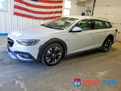 2019 BUICK REGAL TOURX ESSENCE W04GV8SXXK1023754 - główne zdjęcie licytacji z USA - miniatura