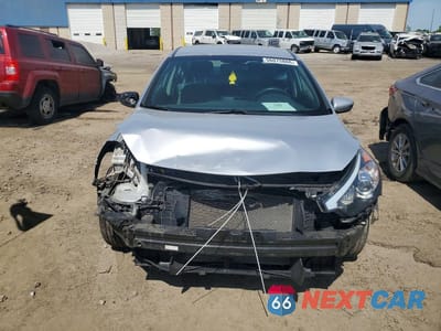 Piąte zdjęcie samochodu w środku: 2016 KIA FORTE LX VIN:KNAFK4A6XG5534132 - miniatura