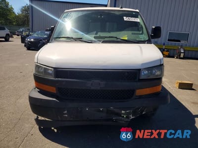 Piąte zdjęcie samochodu w środku: 2018 CHEVROLET EXPRESS 2500 CARGO DELIVERY VAN VIN:1GCWGAFP4J1344555 - miniatura