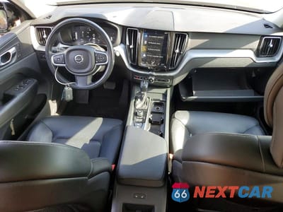 Zdjęcie 8 z 13 samochodu: 2019 VOLVO XC60 T5 VIN:LYV102RK8KB236745 - miniatura
