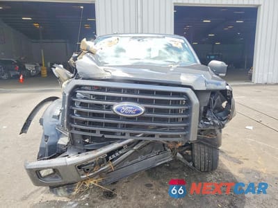 Piąte zdjęcie samochodu w środku: 2016 FORD F150 SUPER CAB VIN:1FTFX1EF3GFC97944 - miniatura