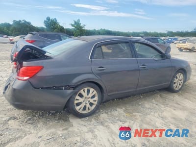 Trzecie zdjęcie samochodu z tyłu: 2010 TOYOTA AVALON XLS VIN:4T1BK3DB2AU359551 - miniatura