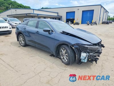 Czwarte zdjęcie samochodu z boku: 2025 TOYOTA CROWN XLE VIN:JTDAAAAF0S3033785 - miniatura