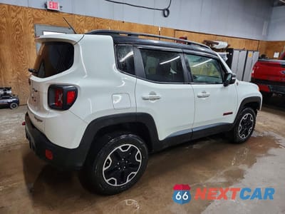 Trzecie zdjęcie samochodu z tyłu: 2017 JEEP RENEGADE TRAILHAWK VIN:ZACCJBCBXHPF75392 - miniatura