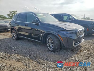 Czwarte zdjęcie samochodu z boku: 2025 BMW X5 XDRIVE40I VIN:5UX23EU01S9Y05168 - miniatura