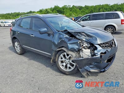 Czwarte zdjęcie samochodu z boku: 2013 NISSAN ROGUE S VIN:JN8AS5MV5DW657983 - miniatura