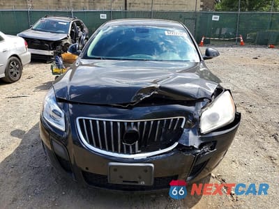 Piąte zdjęcie samochodu w środku: 2013 BUICK REGAL GS VIN:2G4GV5GV5D9163555 - miniatura