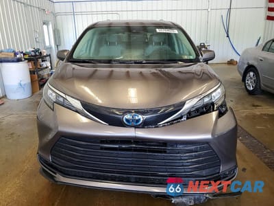 Piąte zdjęcie samochodu w środku: 2024 TOYOTA SIENNA LE VIN:5TDKSKFC5RS109256 - miniatura