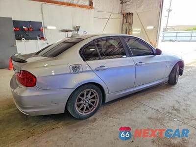 Trzecie zdjęcie samochodu z tyłu: 2010 BMW 328 XI VIN:WBAPK7C56AA460412 - miniatura