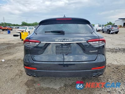 Zdjęcie 6 z 14 samochodu: 2022 MASERATI LEVANTE BASE VIN:ZN661XUA6NX389176 - miniatura