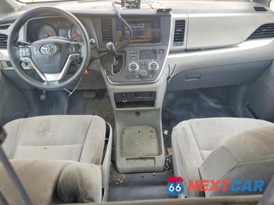Zdjęcie 8 z 13 samochodu: 2017 TOYOTA SIENNA L 7-PASSENGER VIN:5TDZZ3DC2HS858730 - miniatura