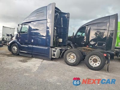 Trzecie zdjęcie samochodu z tyłu: 2020 VOLVO VNL SEMI TRUCK VIN:4V4NC9EH8LN259444 - miniatura