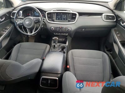 Zdjęcie 8 z 13 samochodu: 2018 KIA SORENTO LX VIN:5XYPG4A33JG423905 - miniatura