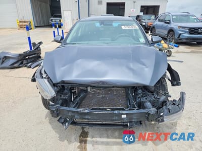 Piąte zdjęcie samochodu w środku: 2022 KIA FORTE LXS VIN:3KPF24AD8NE427700 - miniatura