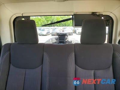 Zdjęcie 10 z 14 samochodu: 2013 JEEP WRANGLER SAHARA VIN:1C4AJWBG3DL593081 - miniatura
