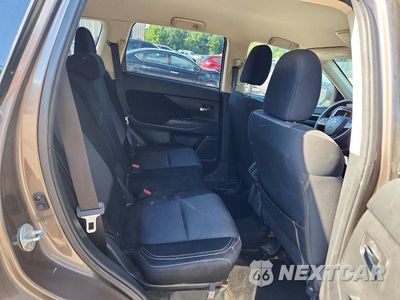Zdjęcie 11 z 13 samochodu: 2019 MITSUBISHI OUTLANDER SE VIN:JA4AZ3A38KZ048004 - miniatura