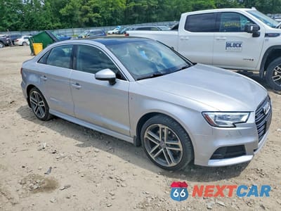 Czwarte zdjęcie samochodu z boku: 2018 AUDI A3 PREMIUM PLUS VIN:WAUJ8GFF9J1040376 - miniatura