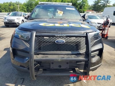 Piąte zdjęcie samochodu w środku: 2020 FORD EXPLORER POLICE INTERCEPTOR VIN:1FM5K8AB5LGC64496 - miniatura