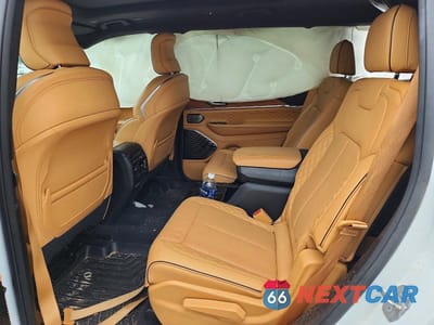 Zdjęcie 11 z 13 samochodu: 2023 JEEP GRAND CHEROKEE L SUMMIT VIN:1C4RJKET6P8109979 - miniatura