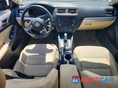 Zdjęcie 8 z 12 samochodu: 2011 VOLKSWAGEN JETTA TDI VIN:3VWLL7AJ0BM089456 - miniatura