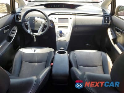Zdjęcie 8 z 12 samochodu: 2013 TOYOTA PRIUS PERSONA SERIES SE VIN:JTDKN3DU9D5600694 - miniatura