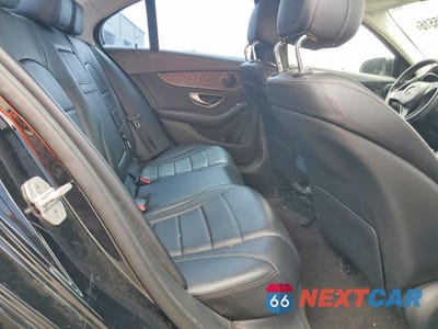Zdjęcie 10 z 12 samochodu: 2016 MERCEDES-BENZ C 300 VIN:55SWF4JB7GU123806 - miniatura