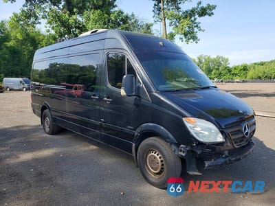Czwarte zdjęcie samochodu z boku: 2011 MERCEDES-BENZ SPRINTER 2500 VIN:WDZPE8CCXB5558643 - miniatura