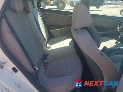 Zdjęcie 10 z 12 samochodu: 2015 HYUNDAI ACCENT VIN:KMHCT5AE1FU233393 - miniatura