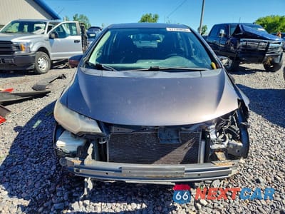 Piąte zdjęcie samochodu w środku: 2016 HONDA FIT EX VIN:JHMGK5H71GS002893 - miniatura