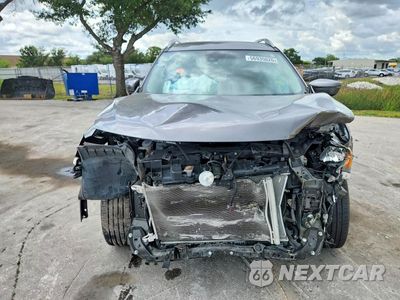 Piąte zdjęcie samochodu w środku: 2019 NISSAN ROGUE S VIN:5N1AT2MT4KC836886 - miniatura
