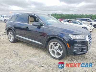Czwarte zdjęcie samochodu z boku: 2019 AUDI Q7 PRESTIGE VIN:WA1VAAF74KD009285 - miniatura