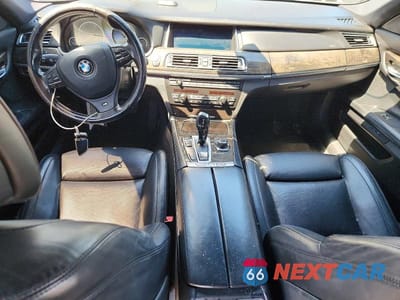 Zdjęcie 8 z 12 samochodu: 2013 BMW 750 LXI VIN:WBAYF8C57DDE59077 - miniatura