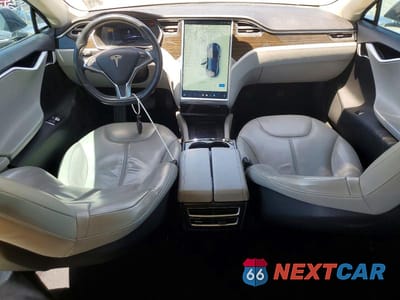 Zdjęcie 8 z 12 samochodu: 2014 TESLA MODEL S VIN:5YJSA1H15EFP51905 - miniatura