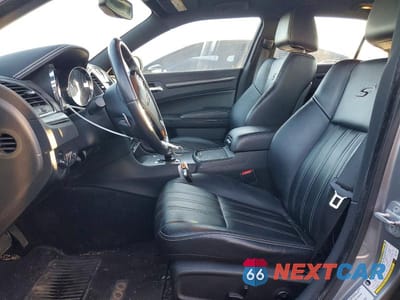 Zdjęcie 7 z 12 samochodu: 2013 CHRYSLER 300 S VIN:2C3CCABG2DH711676 - miniatura