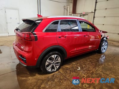 Trzecie zdjęcie samochodu z tyłu: 2022 KIA NIRO EV S VIN:KNDCC3LG9N5160676 - miniatura