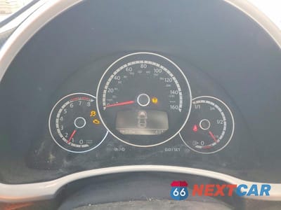 Zdjęcie 9 z 12 samochodu: 2014 VOLKSWAGEN BEETLE TURBO VIN:3VWVS7AT7EM600789 - miniatura