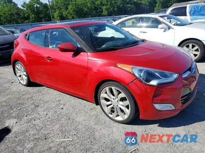 Czwarte zdjęcie samochodu z boku: 2013 HYUNDAI VELOSTER BASE VIN:KMHTC6ADXDU155321 - miniatura