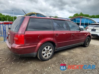 Trzecie zdjęcie samochodu z tyłu: 1999 VOLKSWAGEN PASSAT GLS VIN:WVWNA63B4XE378189 - miniatura