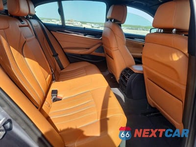 Zdjęcie 10 z 12 samochodu: 2018 BMW M550XI VIN:WBAJB9C5XJB035786 - miniatura