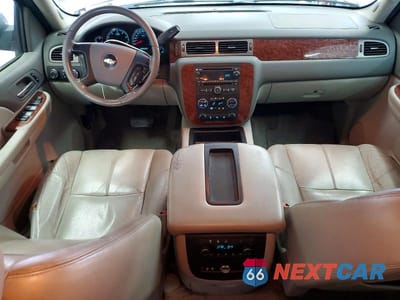 Zdjęcie 8 z 13 samochodu: 2008 CHEVROLET SUBURBAN K1500 LS VIN:3GNFK16328G293412 - miniatura