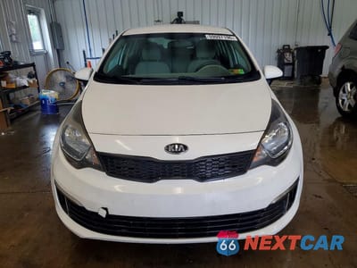 Piąte zdjęcie samochodu w środku: 2016 KIA RIO LX VIN:KNADM4A38G6542098 - miniatura