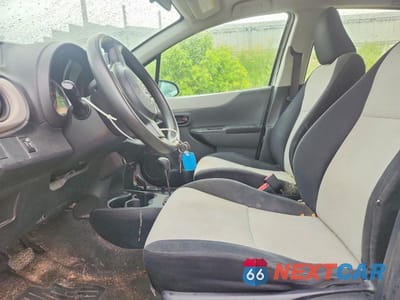 Zdjęcie 7 z 13 samochodu: 2012 TOYOTA YARIS 5-DOOR L VIN:JTDKTUD38CD514378 - miniatura