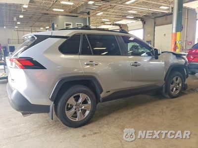 Trzecie zdjęcie samochodu z tyłu: 2025 TOYOTA RAV4 HYBRID XLE VIN:JTMRWRFV9SJ089531 - miniatura