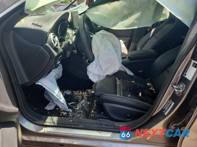 Zdjęcie 7 z 12 samochodu: 2019 MERCEDES-BENZ CLA 250 VIN:WDDSJ4EB1KN760151 - miniatura