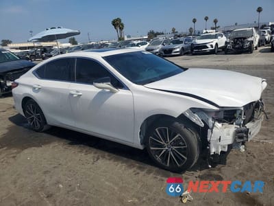 Czwarte zdjęcie samochodu z boku: 2025 LEXUS ES 300H BASE VIN:58ADA1C18SU067020 - miniatura