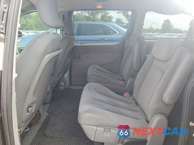 Zdjęcie 11 z 13 samochodu: 2005 DODGE GRAND CARAVAN SXT VIN:2D4GP44L55R219882 - miniatura