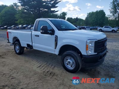 Czwarte zdjęcie samochodu z boku: 2023 FORD F250 SUPER DUTY VIN:1FTBF2BA0PED83301 - miniatura