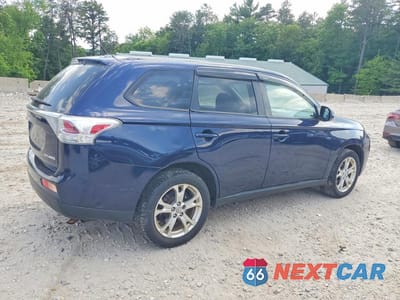 Trzecie zdjęcie samochodu z tyłu: 2014 MITSUBISHI OUTLANDER SE VIN:JA4AZ3A32EZ013785 - miniatura